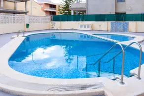 Apartment with terrace & pool - Image 4