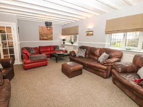 Cottage with garden - Image 4
