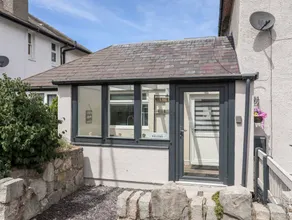 Family-oriented beautiful cottage with garden & jacuzzi - Image 3