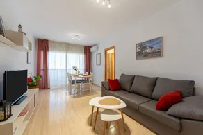 Apartment with terrace, pool & garden - Image 3