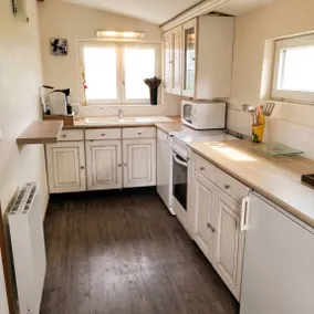 Holiday home with garden, barbecue & terrace - Image 5