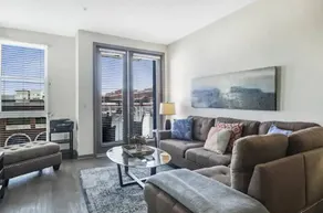 SuitesRUs Apart Hotel at Glendale - Image 4