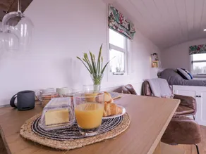 Cottage with garden - Image 4