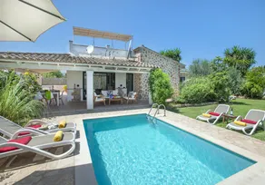 Child-friendly villa with garden, private pool & terrace | Mountain view | Good for workation - Image 5