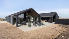 Ample holiday home with pool, sauna & jacuzzi - Image 2