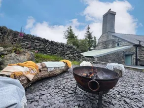 Fully equipped cottage with garden, BBQ & jacuzzi | Pet-friendly - Image 3