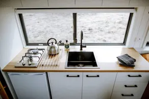 Secluded Tiny House with Mountain Views in Victoria - Image 4