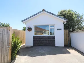 Fully equipped cottage with hot tub & garden | Pet-friendly - Image 3