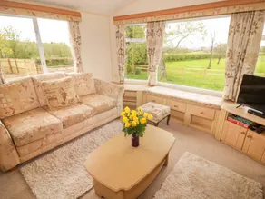 Cottage with garden - Image 3
