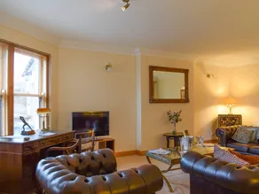 Cottage with garden & barbecue | River view - Image 2