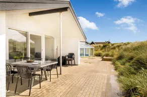 Child-friendly big house with hot tub, barbecue & terrace | Next to the beach | Dogs allowed - Image 2