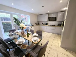 Pleasant holiday home with 6 rooms for 11 persons - Image 3