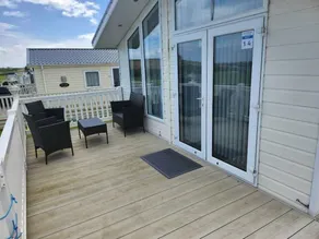 Cottage with garden & pool - Image 3
