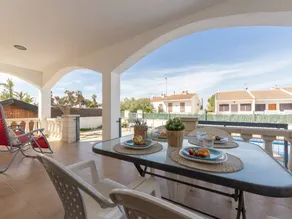 Holiday home with private pool, garden & terrace - Image 2