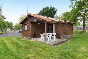 Campeggio con piscina, barbecue e terrazza | Vista sul giardino - Image 3