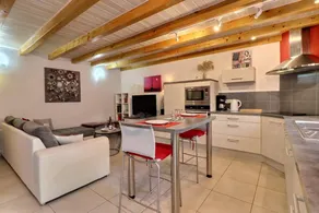 Gite with terrace & garden - Image 2