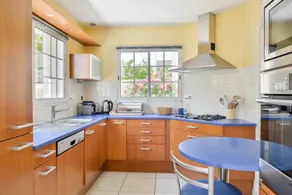 Maison avec jardin et terrasse - Image 5
