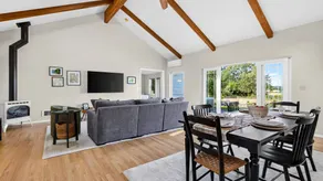 Edgefield Farmhouse by AvantStay - Image 3