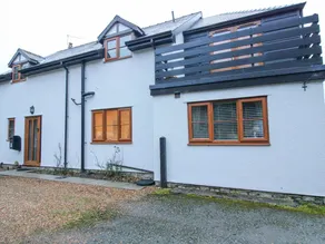Cottage with jacuzzi & garden - Image 2