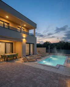Children-friendly holiday home with terrace, private pool & garden - Image 2