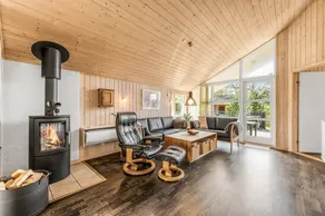 Fully equipped house with terrace, jacuzzi & sauna - Image 3
