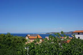 Flat with garden | Sea view - Image 5