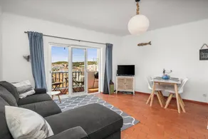 Flat with pool, barbeque & fast internet | Beach view | Suitable for remote work - Image 4