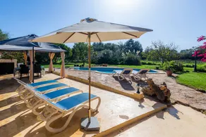 Fully equipped finca with private pool, terrace & barbeque | Garden view | Pets allowed - Image 3