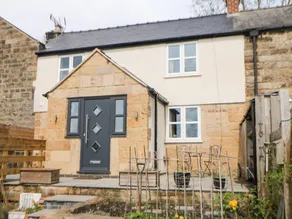 Fully equipped cottage with garden | Pet-friendly - Image 2