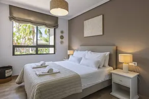 Fully equipped charming flat with terrace, pool & garden - Image 4