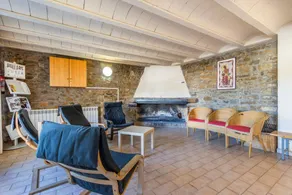 Guesthouse 'Rectoria De Claverol' with Mountain Views, Private Terrace and Wi-Fi - Image 3