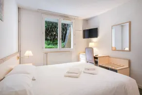 Dedicated room with garden & terrace - Image 3
