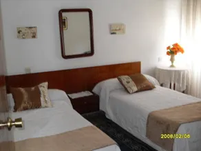 Hostal Maria Isabel - Image 2