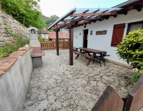 Apartment 'Jana' with Mountain View, Private Terrace and Wi-Fi - Image 3