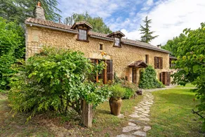 Holiday home with garden, BBQ & terrace | Garden view - Image 3