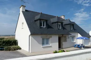 Fully equipped holiday home with terrace, BBQ & garden | Close to the beach | Dogs allowed - Image 4