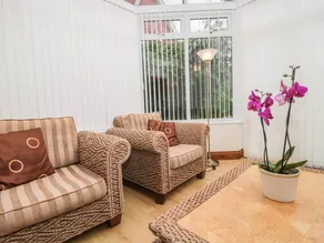 Cottage with garden | Beach view - Image 5