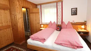 Flat with 4 bedrooms for 8 persons - Image 4