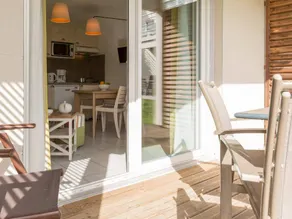 Holiday apartment with heated pool - Image 5