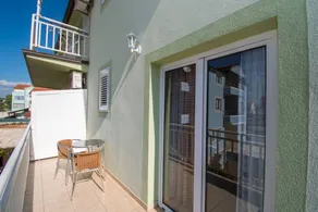 Holiday apartment with barbecue | Garden view - Image 4