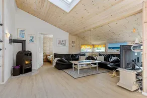 Holiday home with barbeque, garden & terrace | Close to the beach | Pets allowed - Image 2