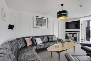 Holiday home with hot tub, sauna & terrace - Image 2