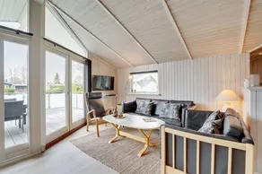 Holiday home with terrace, barbeque & hot tub - Image 4