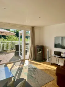 Lodge with terrace - Image 3