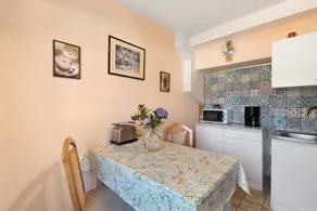 Apartment 'Ferienwohnung' with Private Garden and Wi-Fi - Image 2