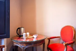 Chambre privée avec jardin, piscine et internet haut débit | Vue ville - Image 4