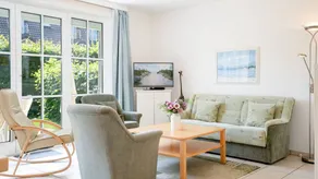 Flat with garden & terrace - Image 4