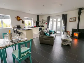 Cottage with garden | Beach view - Image 2
