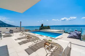 Children-friendly nice villa with garden, private pool & barbecue | Beach nearby - Image 2