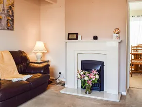 Family-oriented cottage with garden | River view - Image 4